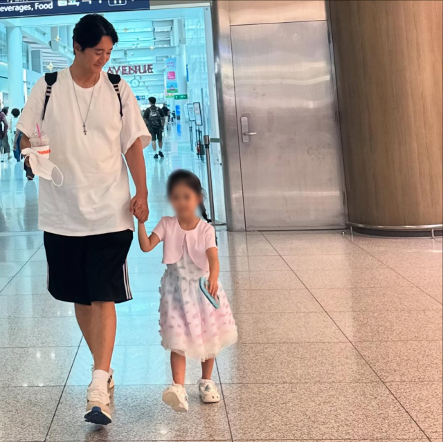 신현준이 딸 민서양과 단둘이 떠난 여행 사진을 공개했다. / 신현준 인스타그램 캡처