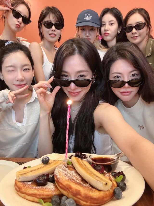 소년시대 18주년을 맞아 완전체로 모인 멤버들. /써니 소셜미디어