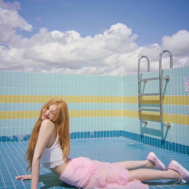 조이는 오는 18일 오후 6시 주요 음원사이트에서 첫 번째 미니앨범 '프롬 조이, 위드 러브'(From JOY, with Love)를 발매한다. /조이 소셜미디어