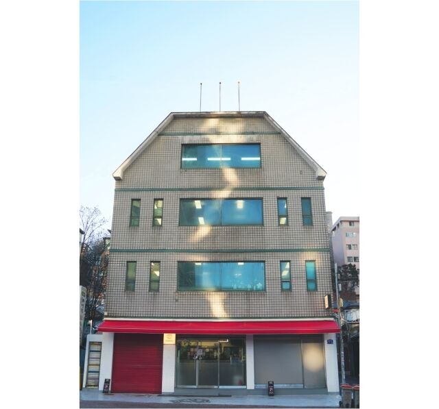 이랜드복지재단 서울역 무료급식소 ‘아침애만나’ 외관. /이랜드복지재단
