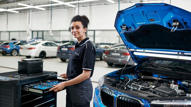 BMW 그룹 코리아가 창립 30주년을 맞아 오는 18일부터 9월 27일까지 차량 무상 점검과 유상 수리 할인 등 혜택을 제공하는 캠페인을 진행한다고 14일 밝혔다. /BMW그룹코리아