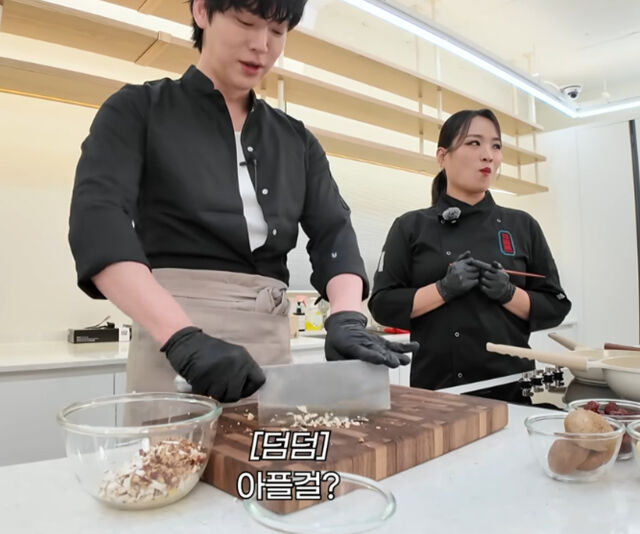 안재현이 상처가 나면 아플 것이라고 말해 눈길을 끌었다. / 유튜브 '정지선의 칼있스마'