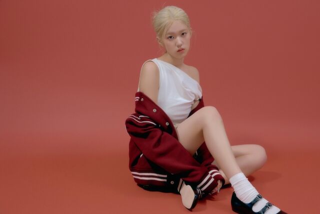 그룹 이즈나 윤지윤/웨이크원