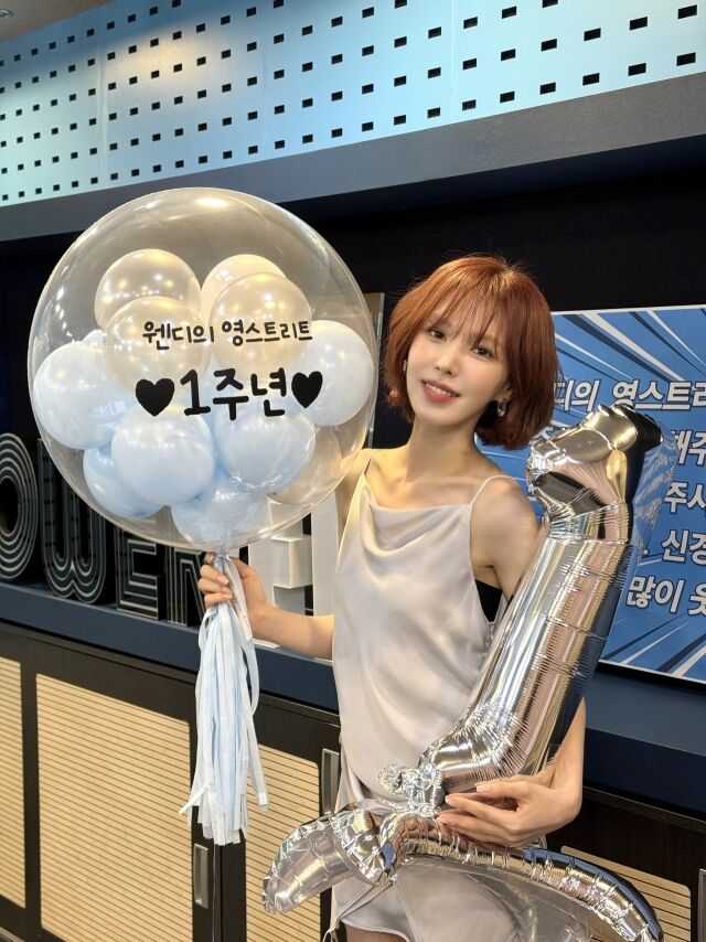 그룹 레드벨벳 겸 가수 웬디/어센드