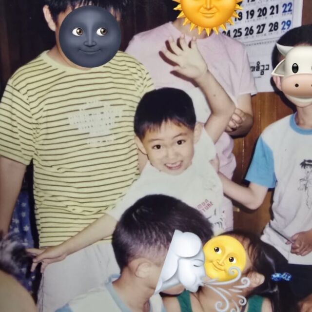 방탄소년단 뷔가 어린 시절 사진을 공개했다. /뷔 소셜미디어