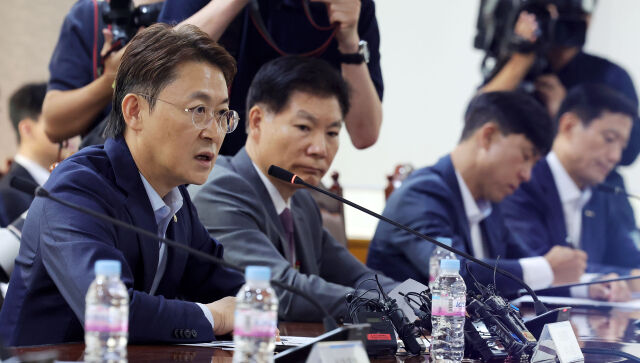 권대영 금융위원회 부위원장이 21일 오전 서울 중구 은행연합회에서 열린 석유화학 경쟁력 제고를 위한 금융권 간담회에서 발언하고 있다. /뉴시스