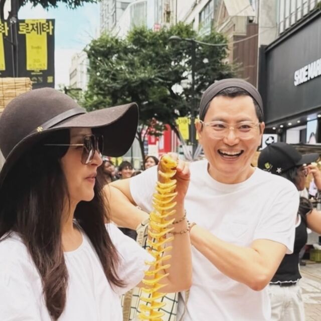 모델 겸 방송인 서정희가 연하의 남자친구 건축가 김태현 씨와 데이트를 즐기고 있다./서정희 소셜미디어