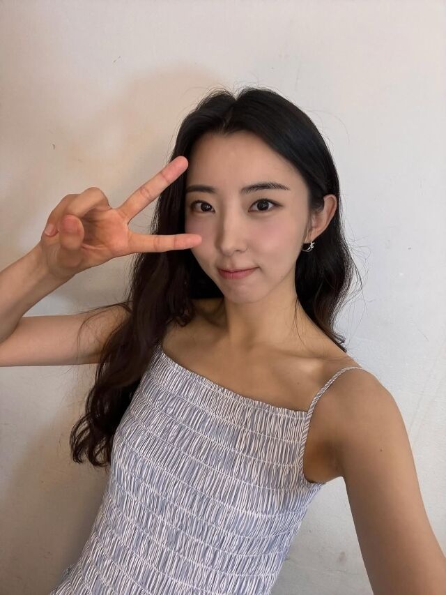 셀카를 찍고 있는 포미닛 권소현. /권소현 소셜미디어
