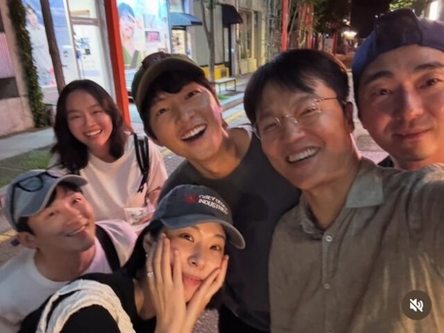 송중기, 조한철./소셜미디어
