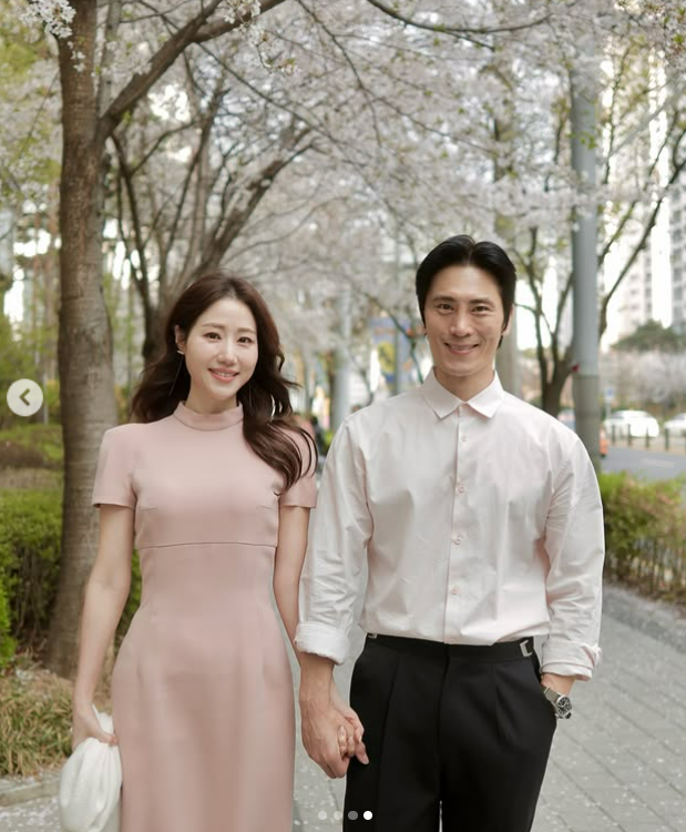 조유리 김재우