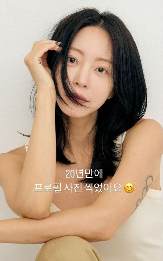 배우 한예슬이 44살의 나이에도 불구하고 여전한 미모를 자랑했다./한예슬 소셜미디어