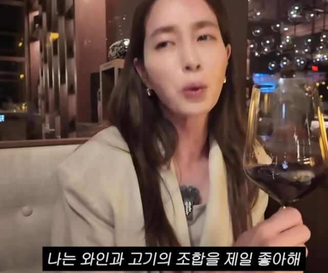 이민정이 와인과 고기를 가장 좋아한다고 말했다. / 유튜브 '이민정 MJ'