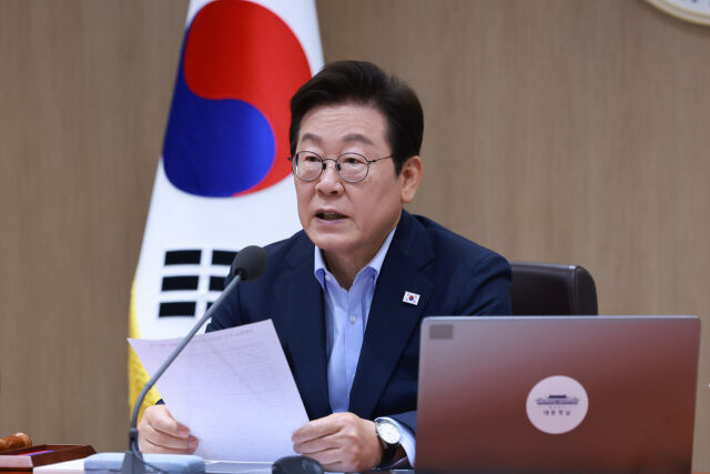 이재명 대통령이 지난 29일 서울 용산 대통령실 청사에서 열린 제39회 국무회의(임시)에서 발언하고 있다. /뉴시스