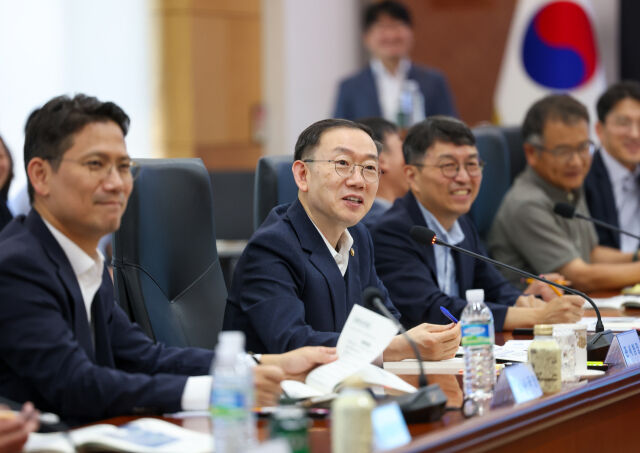 이명구 관세청장이 2일 강남구 서울본부세관에서 열린 ‘전국 관세조사 관계관 회의’에서 발언하고 있다. /관세청