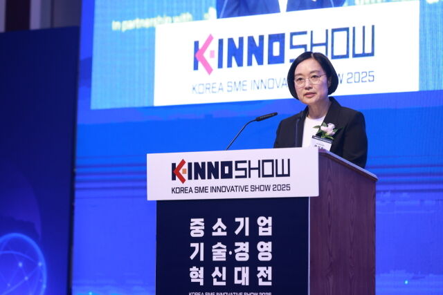 한성숙 중소벤처기업부 장관이 4일 제주 부영호텔&리조트에서 열린 '2025 중소기업 기술·경영 혁신대전 개막식'에서 축사를 하고 있다. /중소벤처기업부