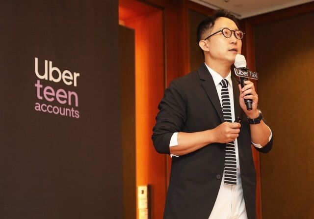 송진우 우버택시 코리아 총괄이 지난달 26일 서울 롯데호텔에서 기자간담회를 열고 하반기 신규 서비스 론칭 계획과 상반기 성과를 발표하고 있다. /뉴시스