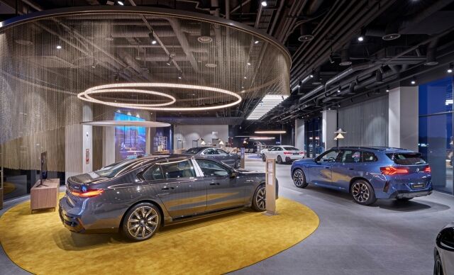 BMW 공식 딜러사인 삼천리 모터스가 천안 전시장을 한층 더 품격 높은 구조와 인테리어로 새롭게 리뉴얼하고 고객 맞이에 나섰다고 11일 밝혔다. 천안 전시장 전경. /삼천리
