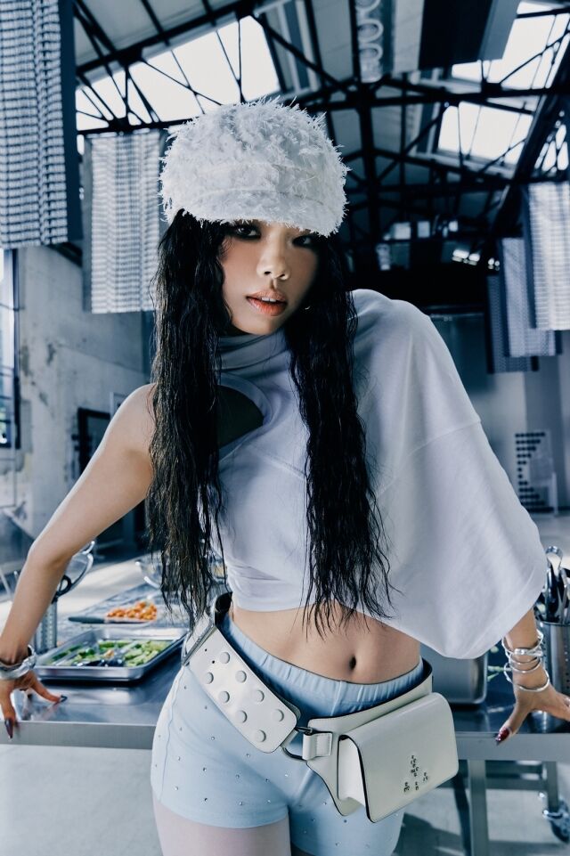J.Y. Parkが惚れ込んだ新人ソロ歌手ヨンビン、ロールモデルはジェニー