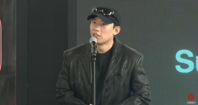 제30회 부산국제영화제 영화 '파과: 인터내셔널 컷' 야외무대인사/부산국제영화제 생중계