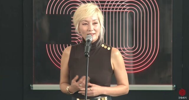 제30회 부산국제영화제 영화 '파과: 인터내셔널 컷' 야외무대인사/부산국제영화제 생중계