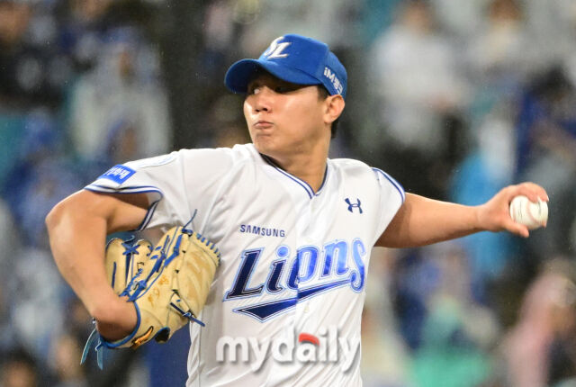 2025년 10월 13일 오후 대구 삼성라이온즈파크에서 열린 '2025 신한 SOL Bank KBO 포스트시즌' SSG 랜더스와 삼성 라이온즈의 준플레이오프 3차전 경기. 삼성 배찬승이 8회초 역투하고 있다./마이데일리