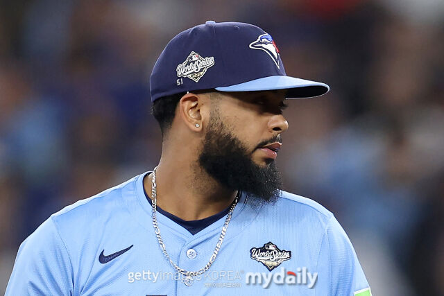 알렉스 베시아의 '51번'을 모자에 적은 세란토니 도밍게스./게티이미지코리아