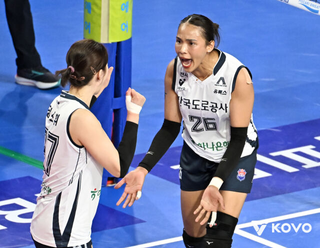 한국도로공사 타나차 쑥솟./KOVO