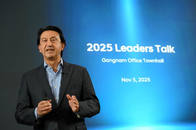 ㅏㄺ혀호세 무뇨스 현대자동차 사장이 타운홀 미팅에서 메시지를 전달하는 모습. /현대차