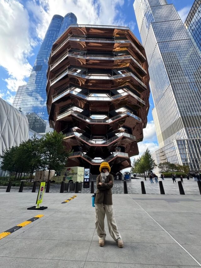 김완선이 뉴욕에서 자유로운 관광객의 독보적 아우라를 뽐냈다. / 김완선 인스타그램