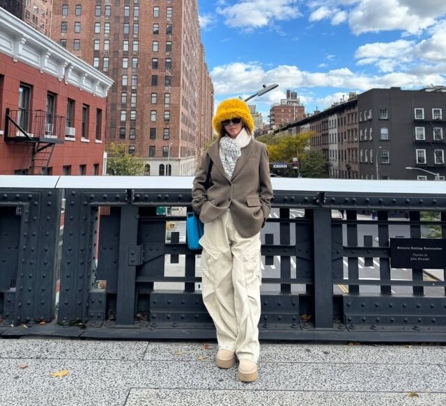 김완선이 뉴욕에서 자유로운 관광객의 독보적 아우라를 뽐냈다. / 김완선 인스타그램