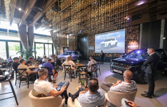 이스라엘 텔 아비브에서 열린 KGM 토레스 HEV 출시 행사 현장. /KGM