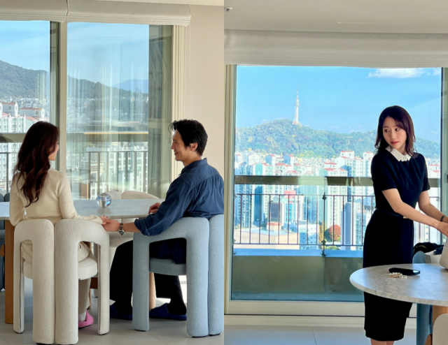 김재우, 조유리 SNS