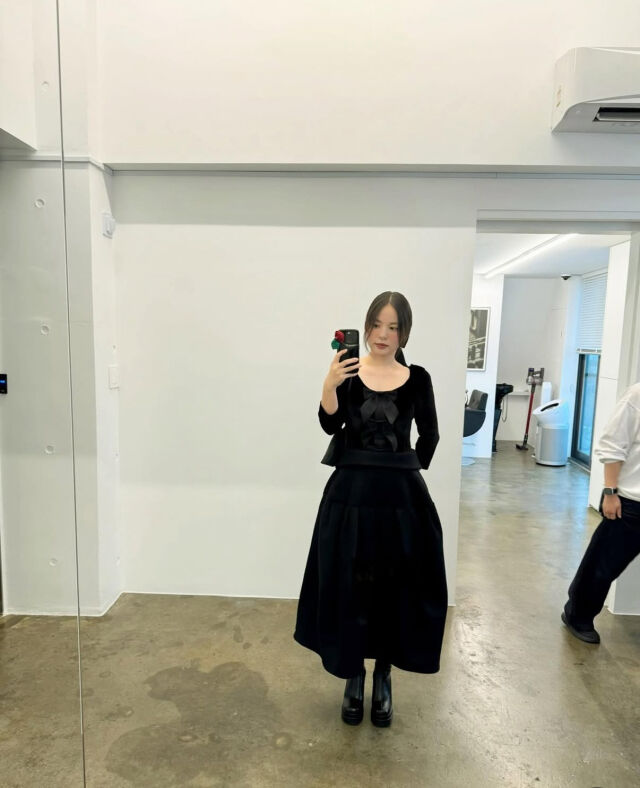 "엄마로서 지내는 제 모습도 응원해 주세요"라며 함께 올린 사진. / 민효린 인스타그램.