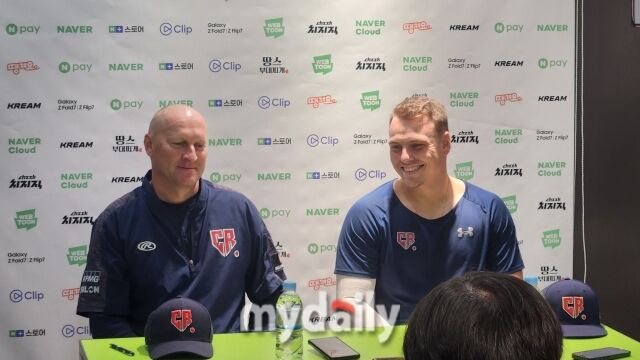 체코 국가대표팀 파벨 하딤 감독과 주장 마르틴 무지크./고척=김경현 기자