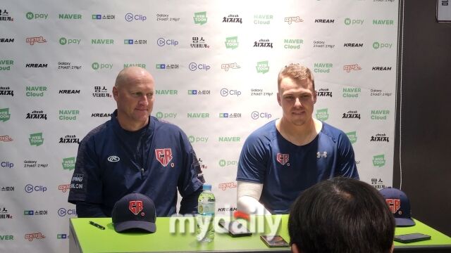 체코 국가대표팀 파벨 하딤 감독과 주장 마르틴 무지크./고척=김경현 기자