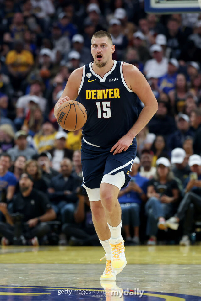 드리블하는 요키치. /게티이미지코리아