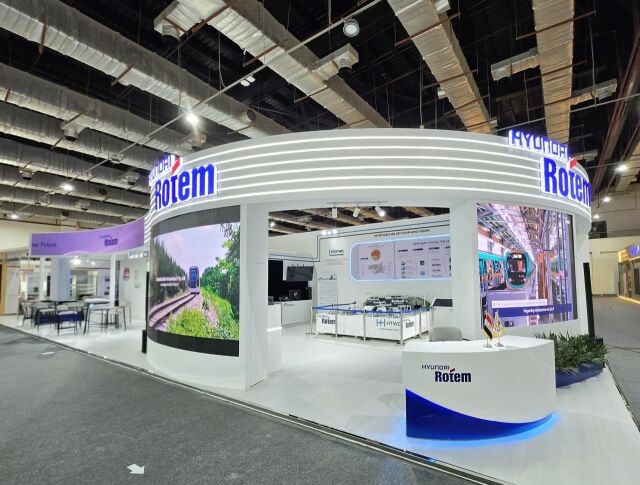 이집트 뉴카이로 소재 국제전시센터(EIEC)에서 열리는 현지 최대 교통물류 전시회 ‘TransMEA 2025’에 참가하는 현대로템 전시관 전경. /현대로템