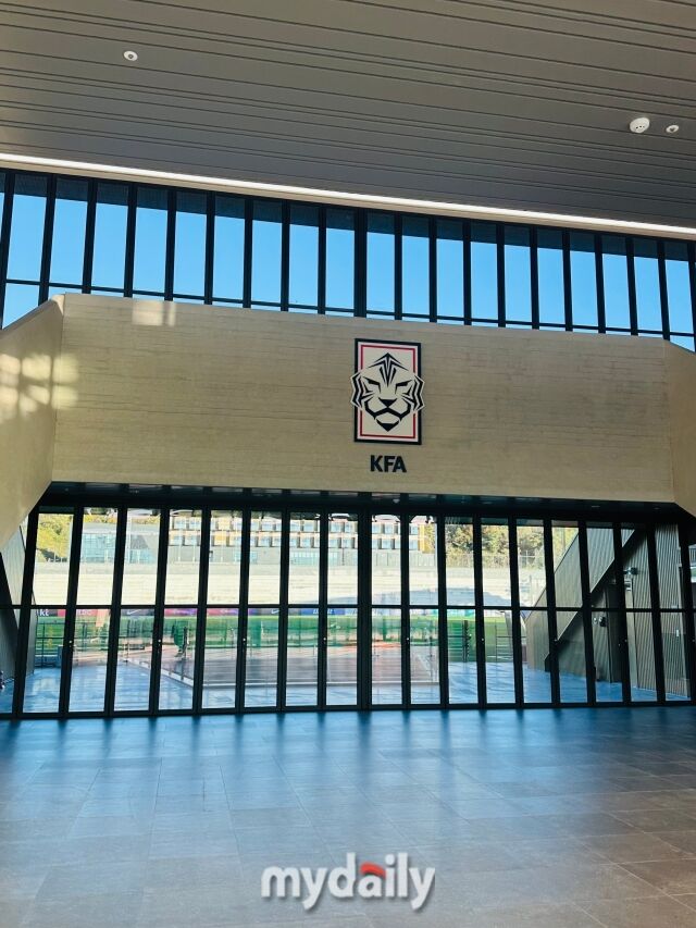 천안축구종합센터 메인 스타디움 내부/최병진 기자