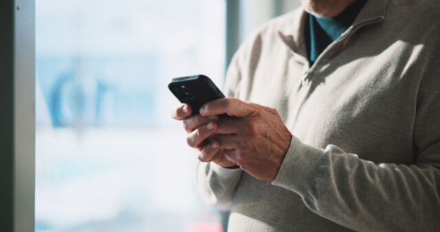일본의 한 60대 남성이 “남편 대신 임신시켜 주면 사례하겠다”는 말에 속아 약 400만원을 갈취 당한 사건이 발생했다. 기사와 관련 없는 이미지./게티이미지뱅크