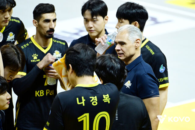 KB손해보험 레오나르도 카르발류 감독./KOVO