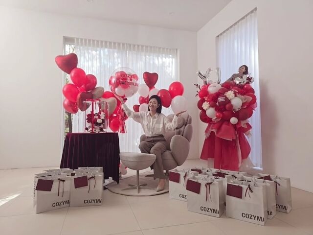 가수 장윤정이 모델로 활동 중인 브랜드와 10주년을 맞았다. / 장윤정 인스타그램