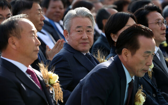 농협인의 날 기념식 참석한 강호동 농협중앙회장(사진 중앙) /뉴시스