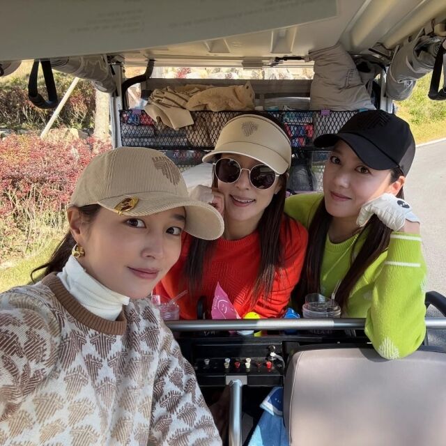 배우 이민정이 아담한 매력을 뽐냈다. / 이민정 인스타그램