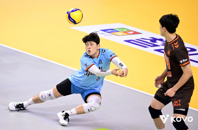 리시브하는 정성현./KOVO