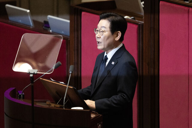 이재명 대통령이 4일 서울 여의도 국회에서 2026년도 예산안에 대한 시정연설을 하고 있다. /뉴시스