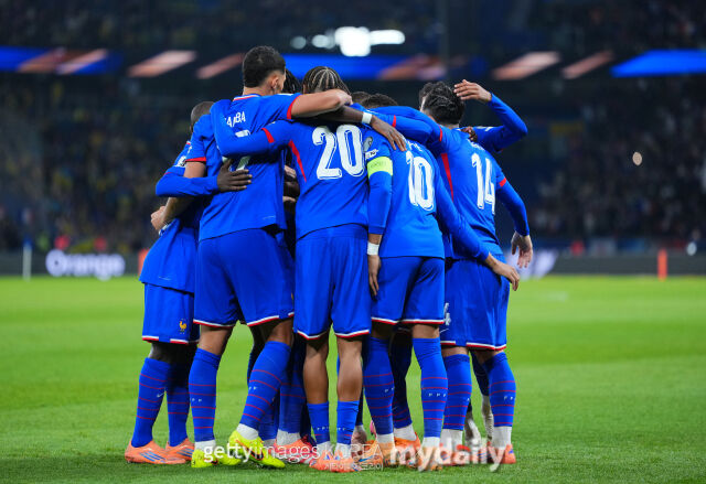 음바페의 골을 축하해주는 프랑스 선수들. /게티이미지코리아