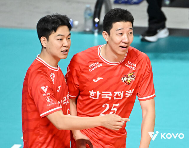 한국전력 하승우와 신영석./KOVO