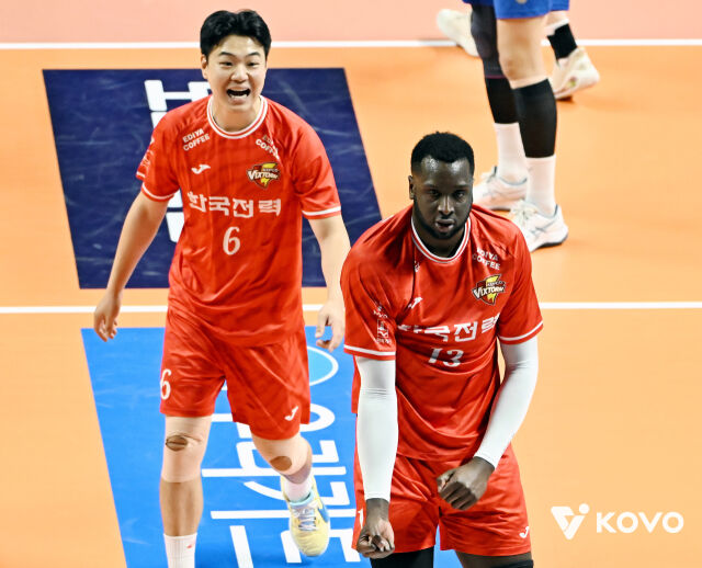 한국전력 하승우와 베논./KOVO