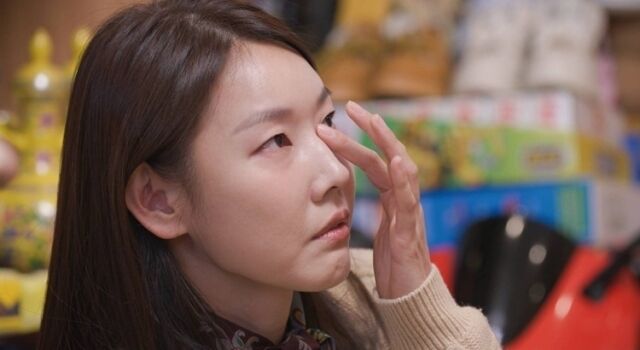 韩惠珍因不为人知的家族往事落泪……母亲说：“我从小就不得不面对这一切。” [Miuseu Sae]