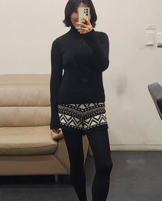 体重44公斤的韩惠妍减重16公斤，拥有模特般的身材……欣赏她纤细修长的双腿。